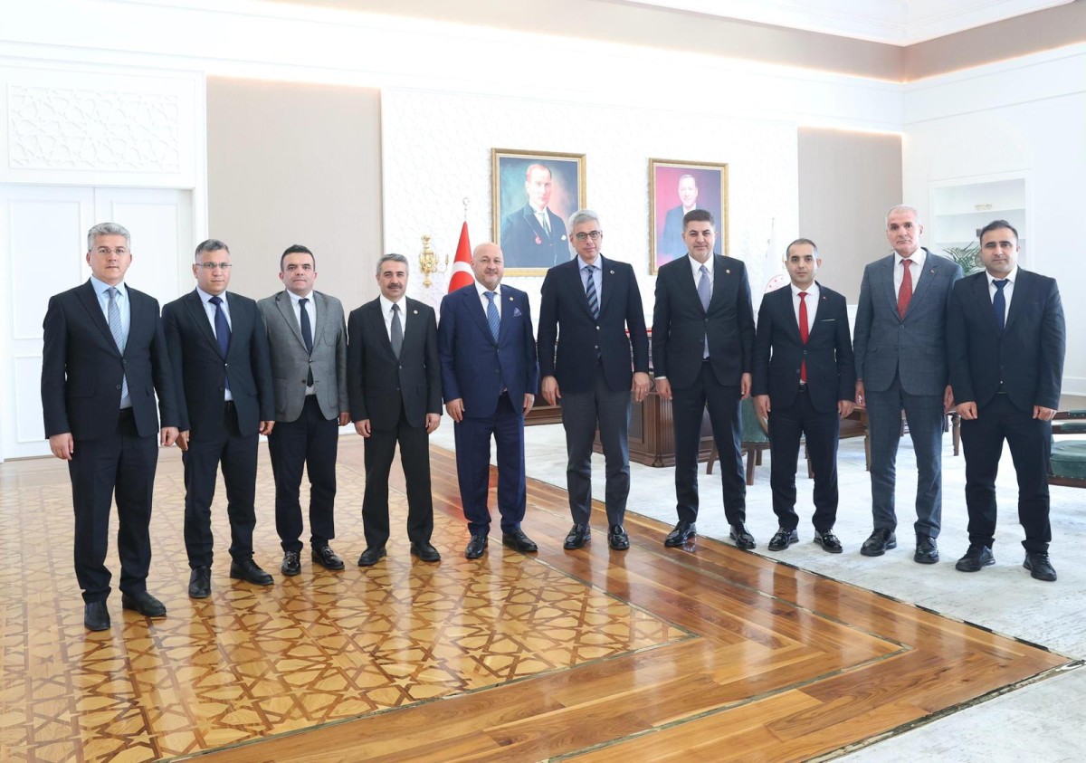 Adıyaman’a sağlık yatırımları için Bakan Memişoğlu’na ziyaret
