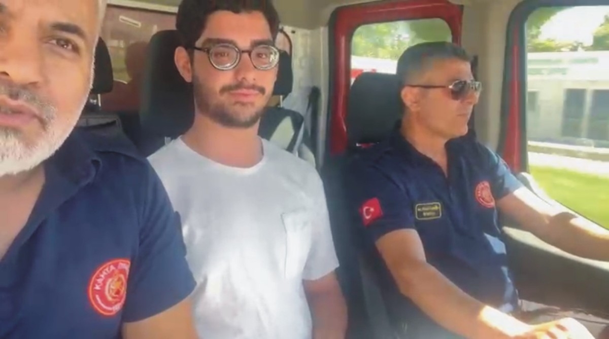 Asansörde mahsur kalan öğrenci sınava yetiştirildi - Videolu Haber