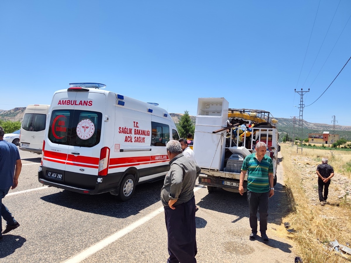 Besni’de feci çarpışma: 1 ölü, 1 yaralı - Videolu Haber