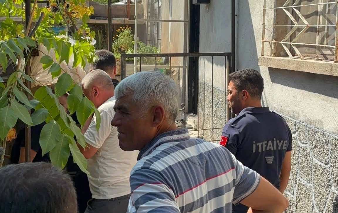 Besni’de haber alınamayan şahıs evinde ölü bulundu - Videolu Haber
