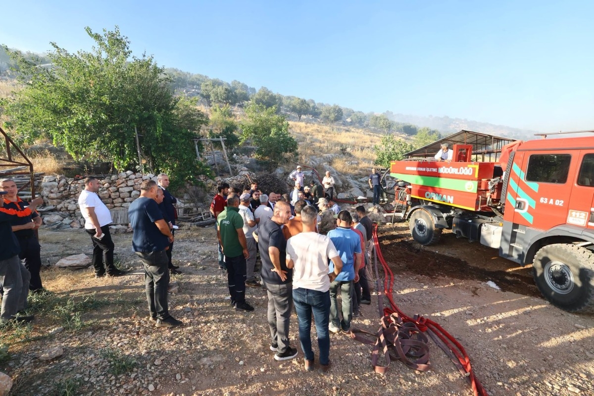 Adıyaman’da orman yangınına helikopter destekli müdahale sürüyor  - Videolu Haber