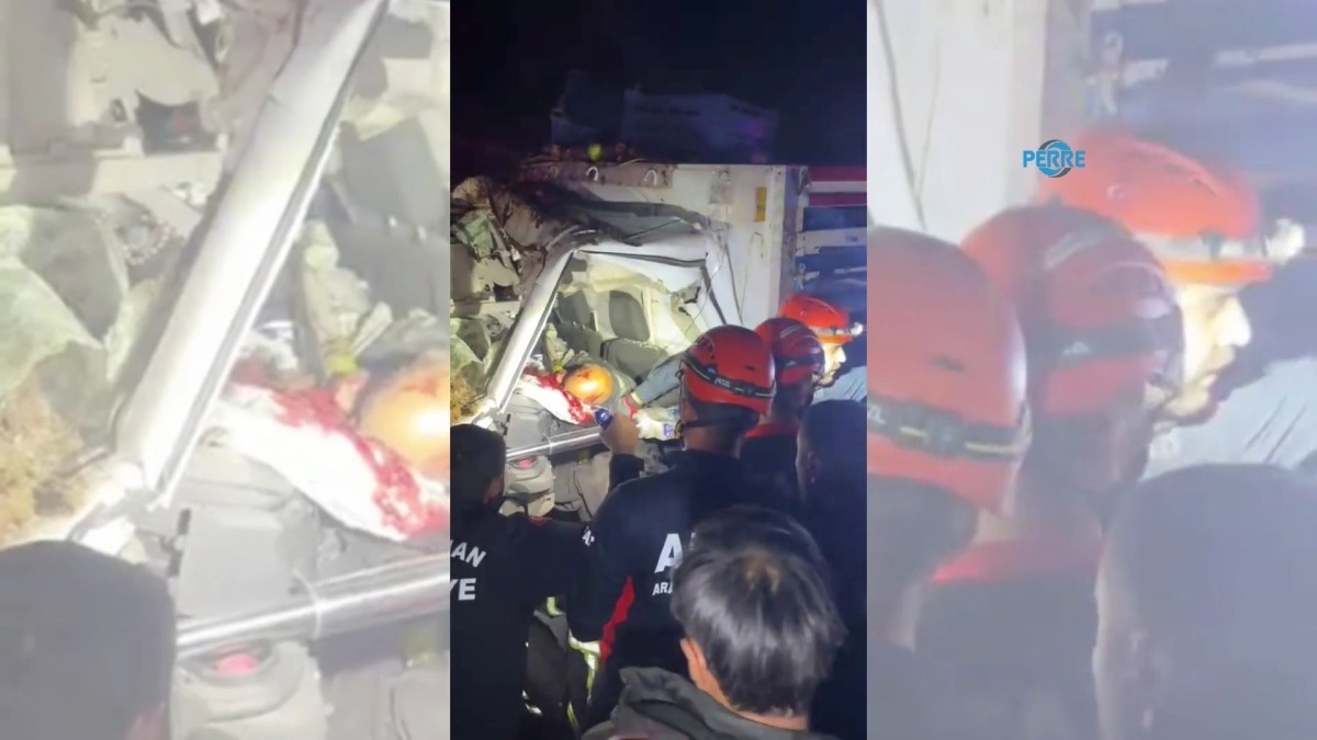 Adıyaman-Kahta kara yolunda kamyonet ile traktör çarpıştı: 1 kişi hayatını kaybetti  - Videolu Haber