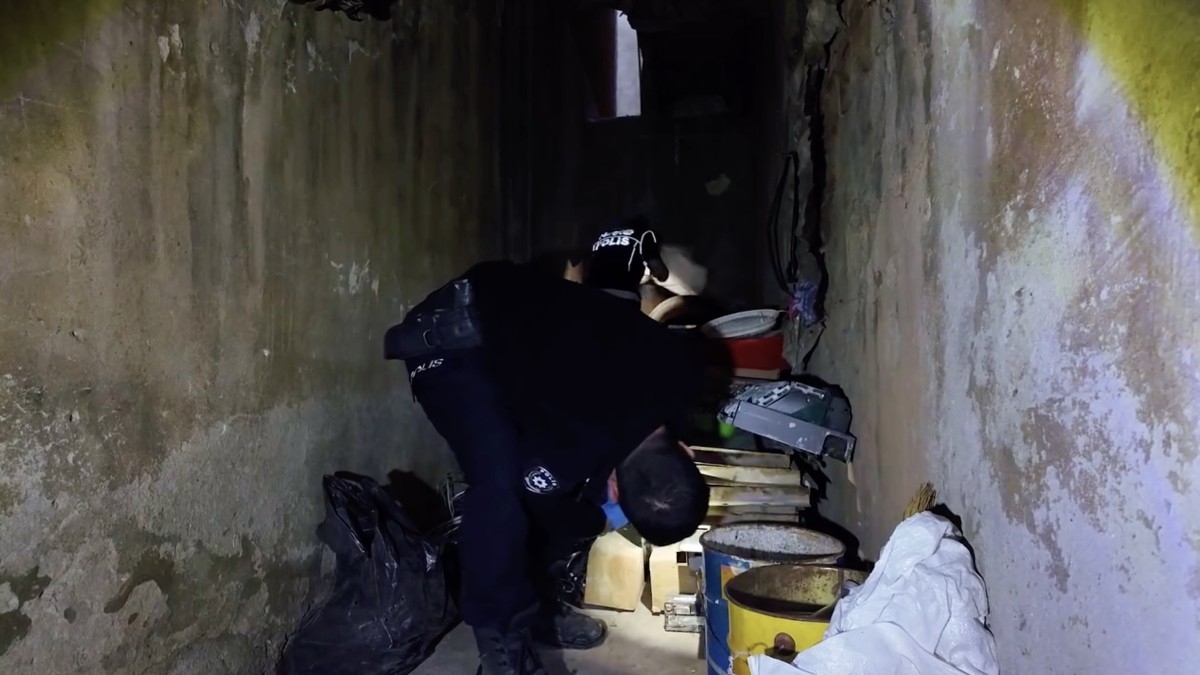 Adıyaman’da uyuşturucu operasyonu; 7 şüpheliden 5’i tutuklandı​‌  - Videolu Haber