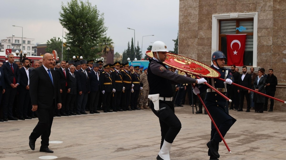 Adıyaman'da Cumhuriyet'in 103. yılı kutlamaları çelenk sunma töreniyle başladı